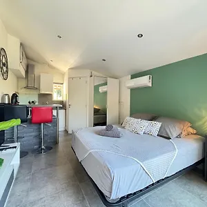 https://petit-cocon-cosy-avec-terrasse.aixenprovencehotels.org